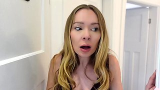 Wild blonde teen LIBRARY deep toying pussy on webcam