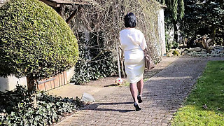 Amateur MILF Wanilianna Teasing in Garden with Sex Toy and Stockings