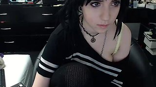 Amateur Webcam Teen Flashes Masturbates