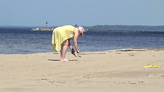 Golden Rain 95 - Piss on Beach