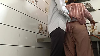 Rasoi mein bhabhi ji ke sath masti