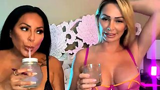 Amateur latin babe with big boobs dildos her cunt