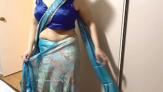 Hot Indian Stepmom Changing Saree in Bedroom - Sleeveless Blouse - Juicy Navel