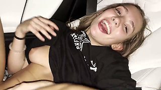 Passionate amateur gets railed by the driver on the ride home from their date