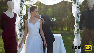 BRIDE4K. Newlyweds Love to have Sex in front of People