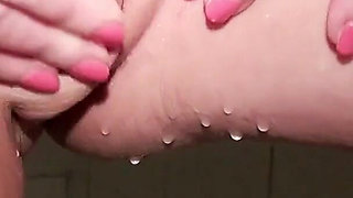 Trisha Pissing in the Shower