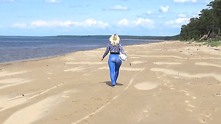 Blue style 2 - Flashing on beach