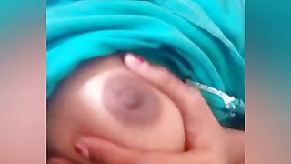 Indian bhabhi Big Boobs yummy boobs