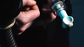 Challenging electro session for the Rubber Slut from Germany