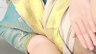 Desi Girl Dildo Masturabting