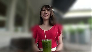 259LUXU-1866　【演技ゼロ】見た目は品行方正、中身はドスケベ妻。既婚のアラサー美女が他人棒でアヘりまくる、旦那には絶対秘密のイキ顔。【不倫セックス】