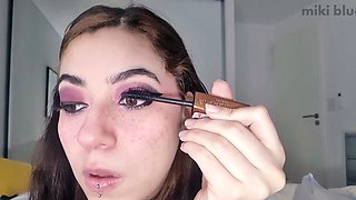 Beautiful teen brunette Jessica Sinn masturbates