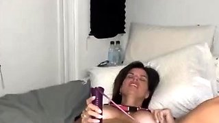 Love Chat Big Boobs Brunette Masturbating For Cam