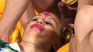 Threesome Hardcore Teen Blowjob And Fucking