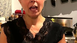 Hot Brunette mature Webcam Masturbation