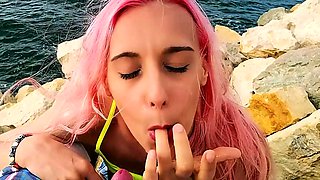 Amateur teen blowjob and cumshot from a guy