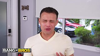 Curvy girl Hailey Andrews uses her charm and her body to seduce her stepbrother and bang him