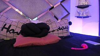 Virtual reality ignites raw, amateur passion in seductive play