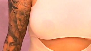 Big Ass Babe Is Not Happy with Her Husband Ad Gives You a Cheating Blowjob in the Toilet