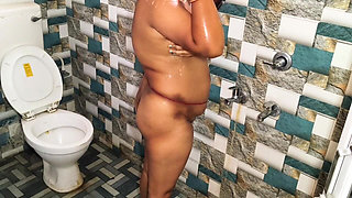 Desi India Bhabhi Bathroom Seen.