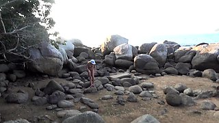 BIG COCK STRANGER DESTROYS JUICE PUSSY ON THE BEACH