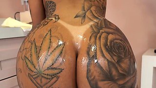 Bigass brazilian trans spreading ass