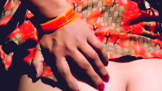 The Youth of Pink Hot Desi Girl's Beautiful Pussy Is Very Restless. I Feel Like Cooling Down the Heat of My Pussy. How to Exting