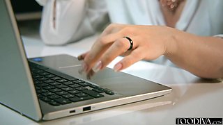 Hot MILF Sata Jones enjoys office fuck with her boss