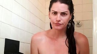 Amateur homemade teen facial after a great jerk
