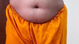 Indian Stepmom Show Her Boobs in Hotel