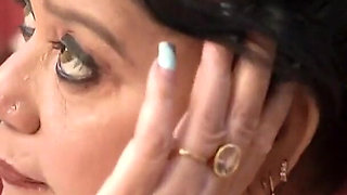 Beautiful Aunty Teaching Me How to Fuck! Indian Aunty Sex