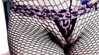 Big Naturals Amateur Latina Cameltoe and Flashing Outdoors