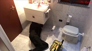 Hot Italian MILF Plumber Seduces with Handjob and Doggy Style in HD