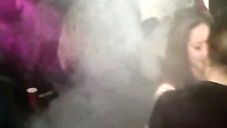 Watch glamour femme's clip