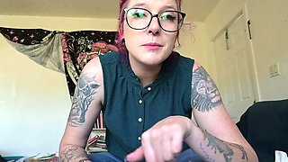 Tattooed Missellie8 Humiliates Guy