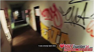 Lets Skinny Vicky Hundt Suck His Dick Before The Fucking