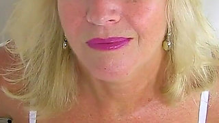 Elegant GILF Sapphire Louise From the UK Shows Her Slutty Side in the Bathroom