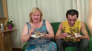 Shy fat blonde GILF is sucking the cock of the son in law