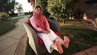 JOI foot seduction, outdoors in daylight