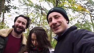 Girl with a great body is going to take a double dicking