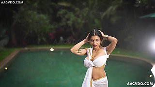 Flirtatious Indian MILF hot video