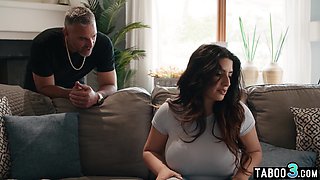 Arab wife has to have intercourse to keep her secret