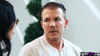 Therapyst Gives Patient Passionate Sex
