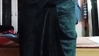 Indian Gayboy Crossdresser Gaurisissy perceiving nasty in black saree displaying her immense melons