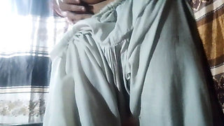 Hot Desi Bhabhi Sucks Neighbor's Brother and Takes His Goods