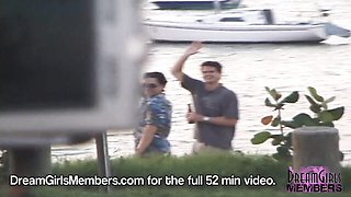Cutie's flashing smut