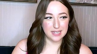 Big boob brunette masturbates on webcam