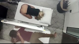 Amateur Massage Encounter: Latina Wife Gets Fucked Next to Her Husband