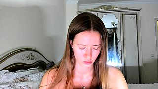 Hot amateur webcam teen masturbates for their fans