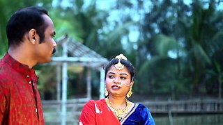 Sexy milf babe playing with dildo on webcam